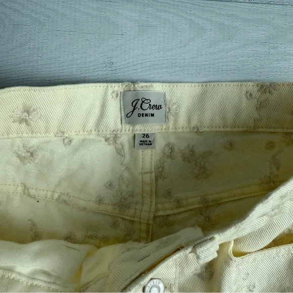 J Crew Billie Demi Boot Cut Crop Cream Floral Embroidered Jeans Size 26 - Picture 4 of 13